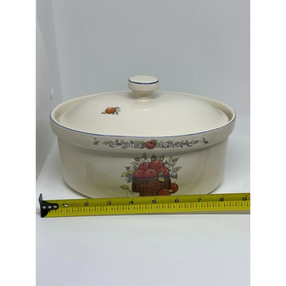VTG International China Susan Winget Apple Casserole Dish Oval Lidded Cream 1995